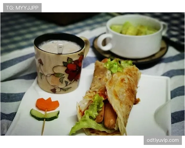 刷到弗洛伊德·梅威瑟晒早餐，盘子比我月薪还贵，我默默把手机放下了