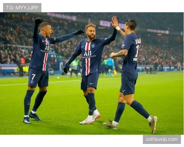 姆巴佩与内马尔的核心角色差异及球队地位之争解析